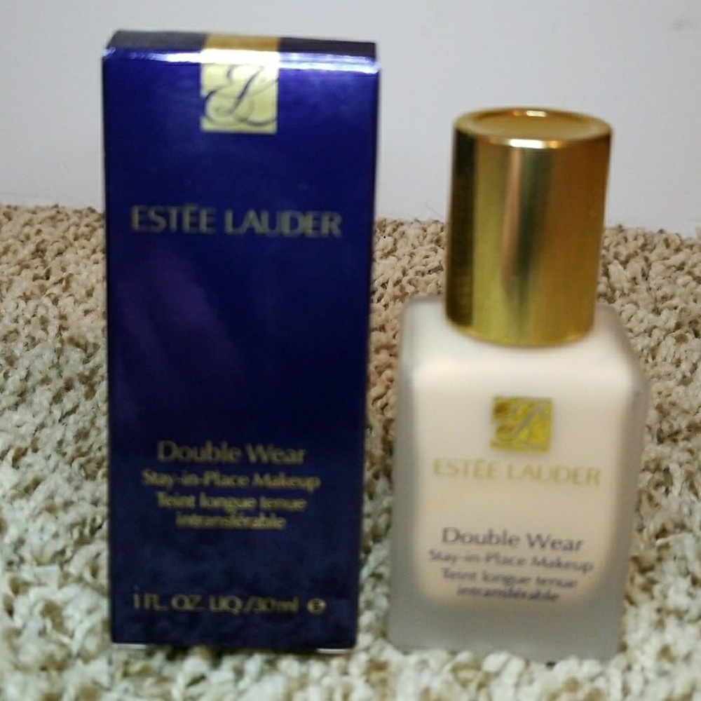 Estée Lauder Double Wear Stay In Place Makeup